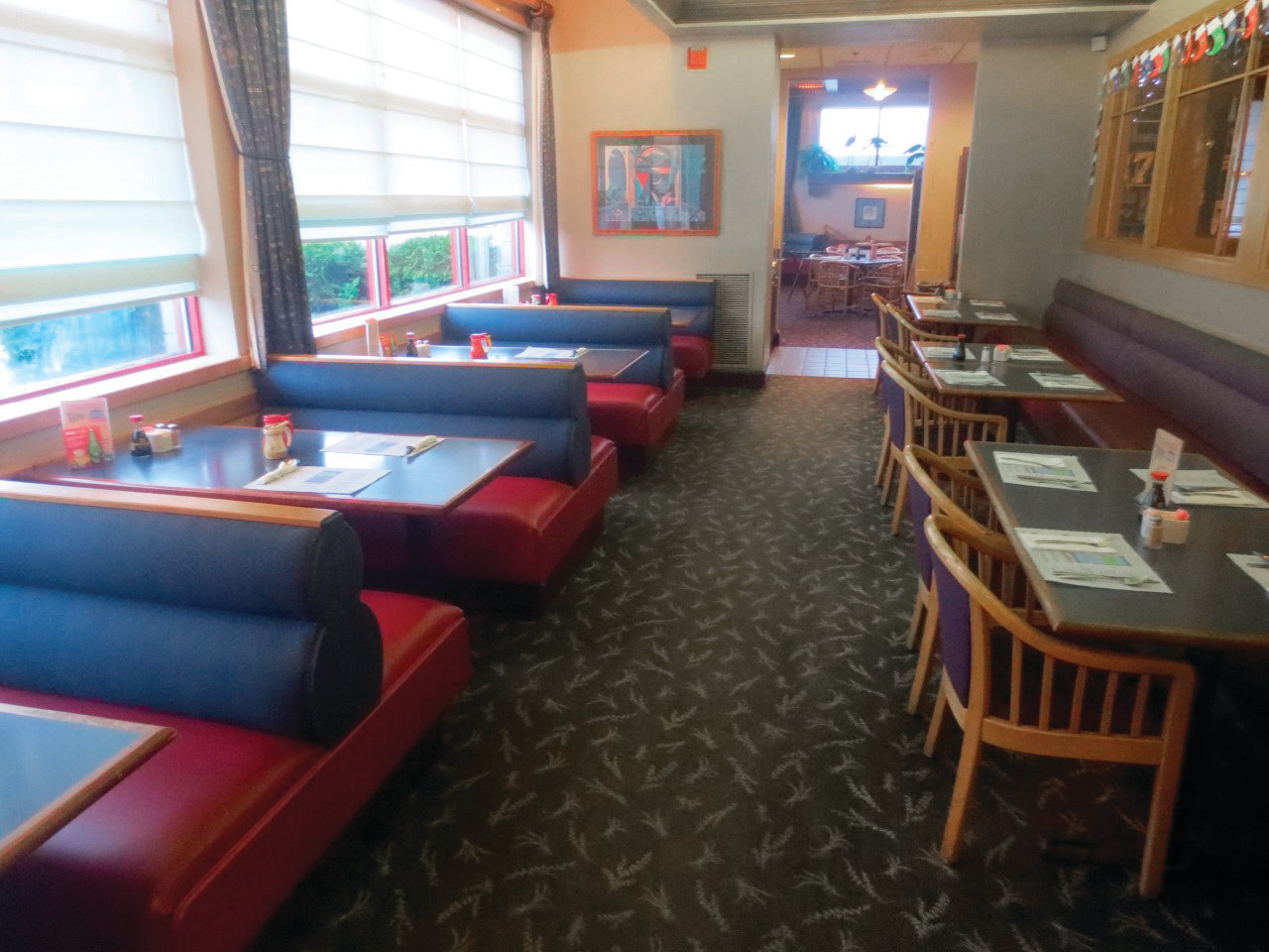Come dine in this immaculate and long-standing restaurant on West Shore Road and enjoy a diverse menu of authentic Chinese food ~ perfect for those busy autumn nights when you need dinner on the go!